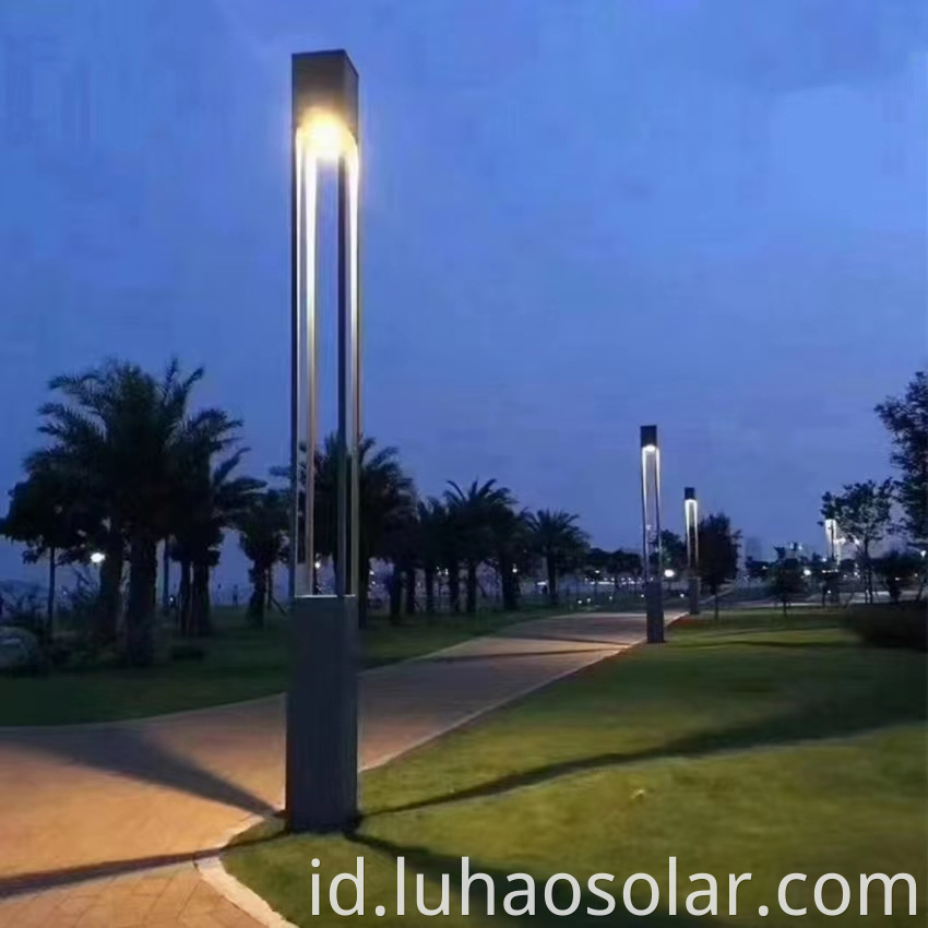 Solar Path Courtyard Lamps